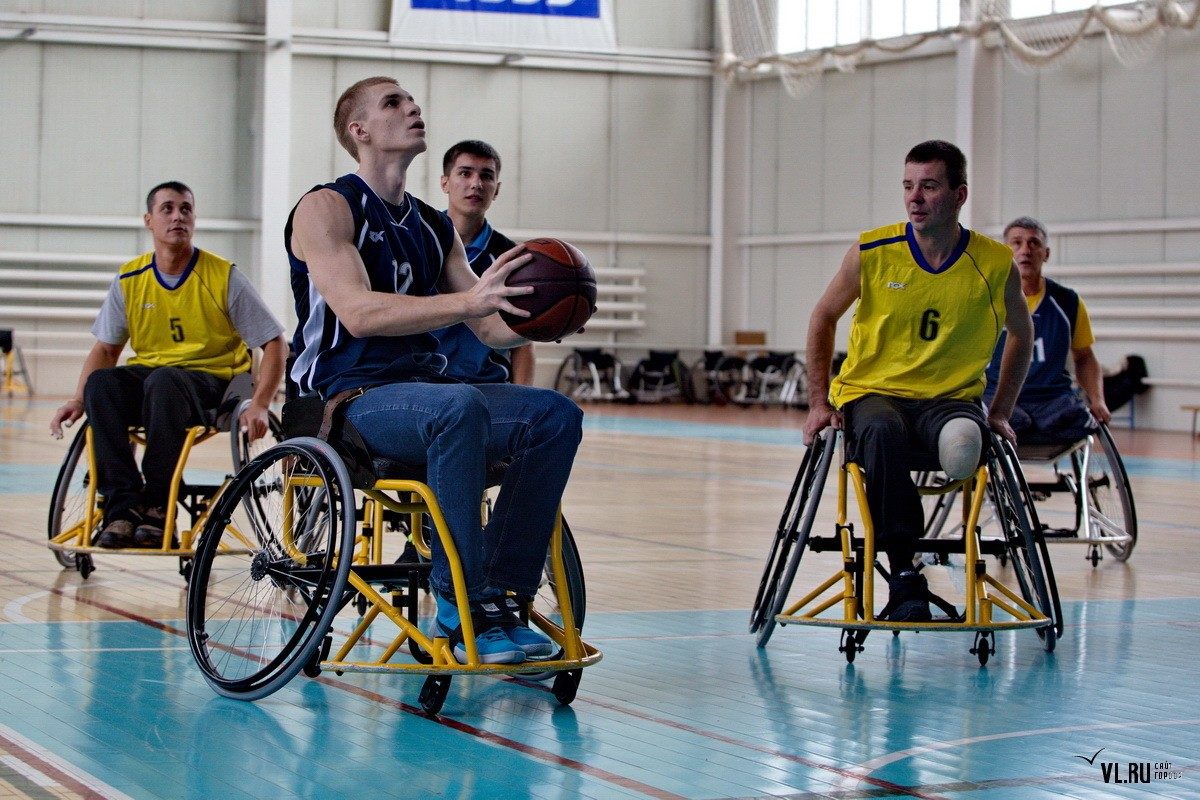 Организации занимающиеся инвалидами. Спорт для инвалидов. Инвалиды спортсмены. Баскетбол на колясках. Баскетбол на инвалидных колясках.